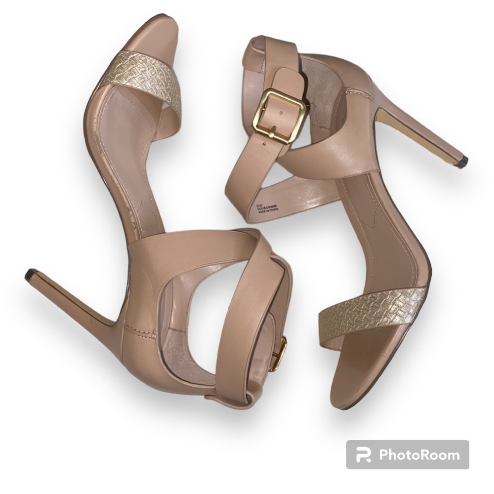Charles by Charles David Nude heels sz 9M